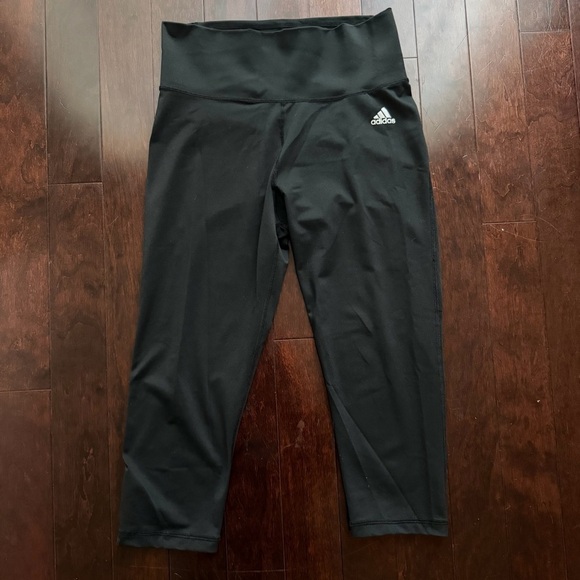 adidas Pants - Adidas Climalite High-rise Women’s Capri Leggings Size Medium Black Gym Workout